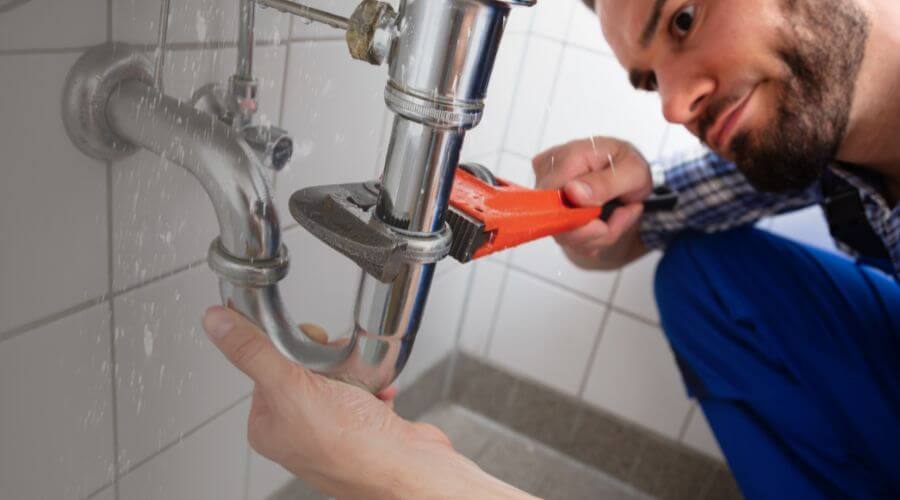 Expert burst pipe repair services in Portageville, MO